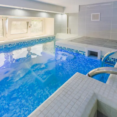 Luxury Apartment With Pool And Hammam Kyiv Exterior photo