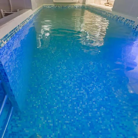 Luxury Apartment With Pool And Hammam Kyiv Exterior photo