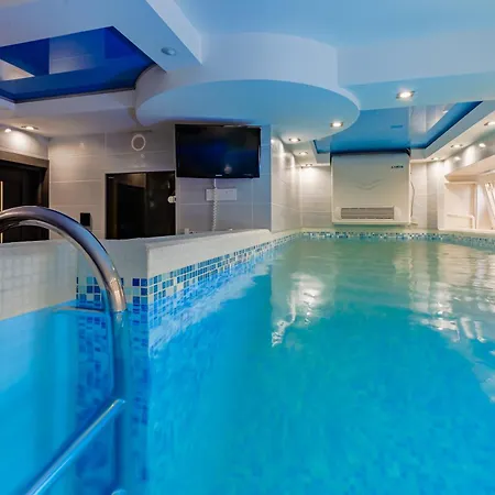 Luxury Apartment With Pool And Hammam Kyiv Exterior photo