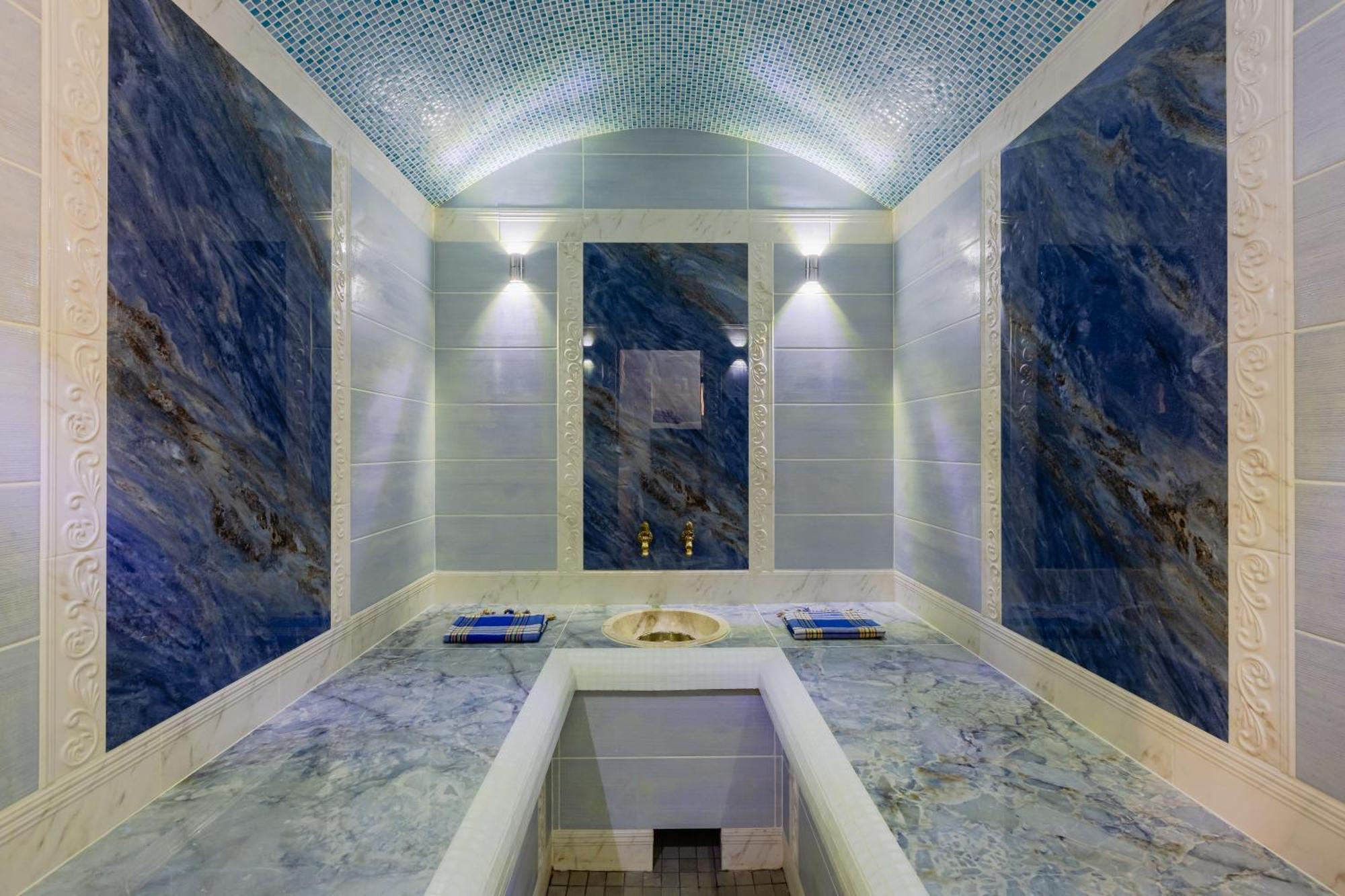 Luxury With Pool And Hammam Kyiv