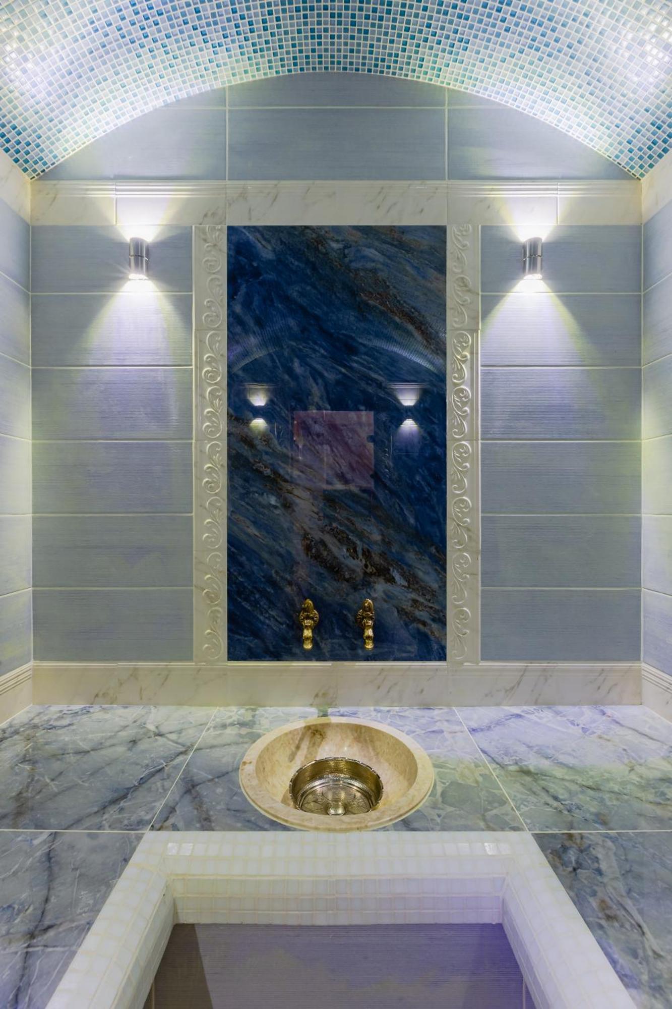 Apartment Luxury With Pool And Hammam Kyiv